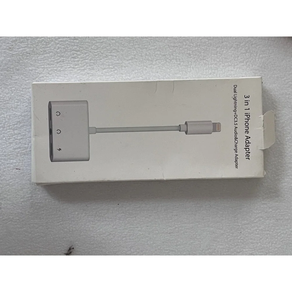 3 in 1 iPhone Adapter Dual Lightning + DC3.5 Audio and Charge Splitter White